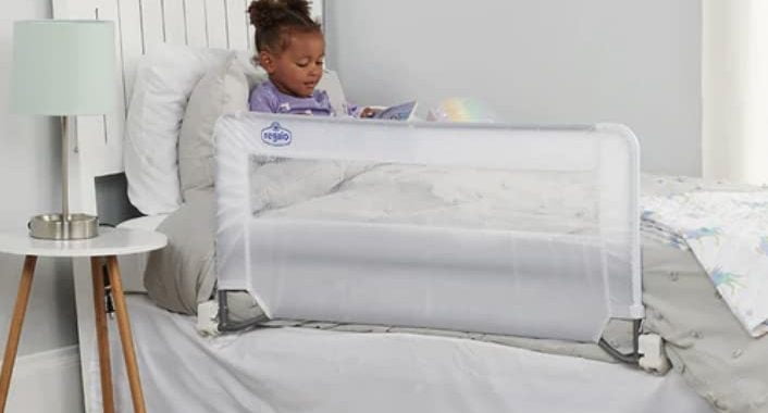 Amazon.com : Regalo Swing Down Bed Rail Guard, with Reinforced Anchor Safety System : Childrens Bed