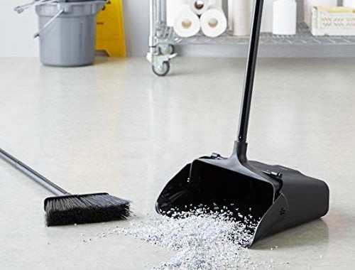 Amazon.com: AmazonCommercial Pivoting Upright Lobby Dust Pan : Health & Household