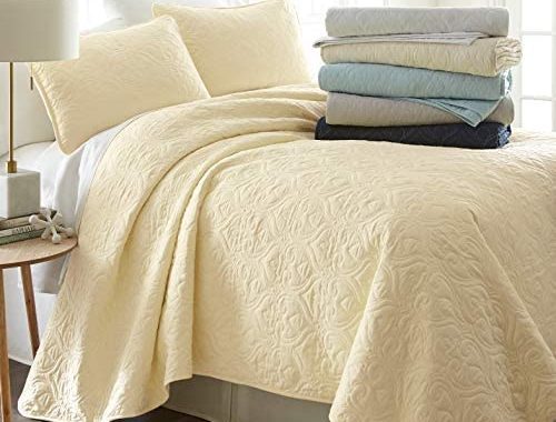 Amazon.com: Linen Market Quilted Coverlet Set Damask Patterned, Queen/Full, Yellow : Home & Kitc